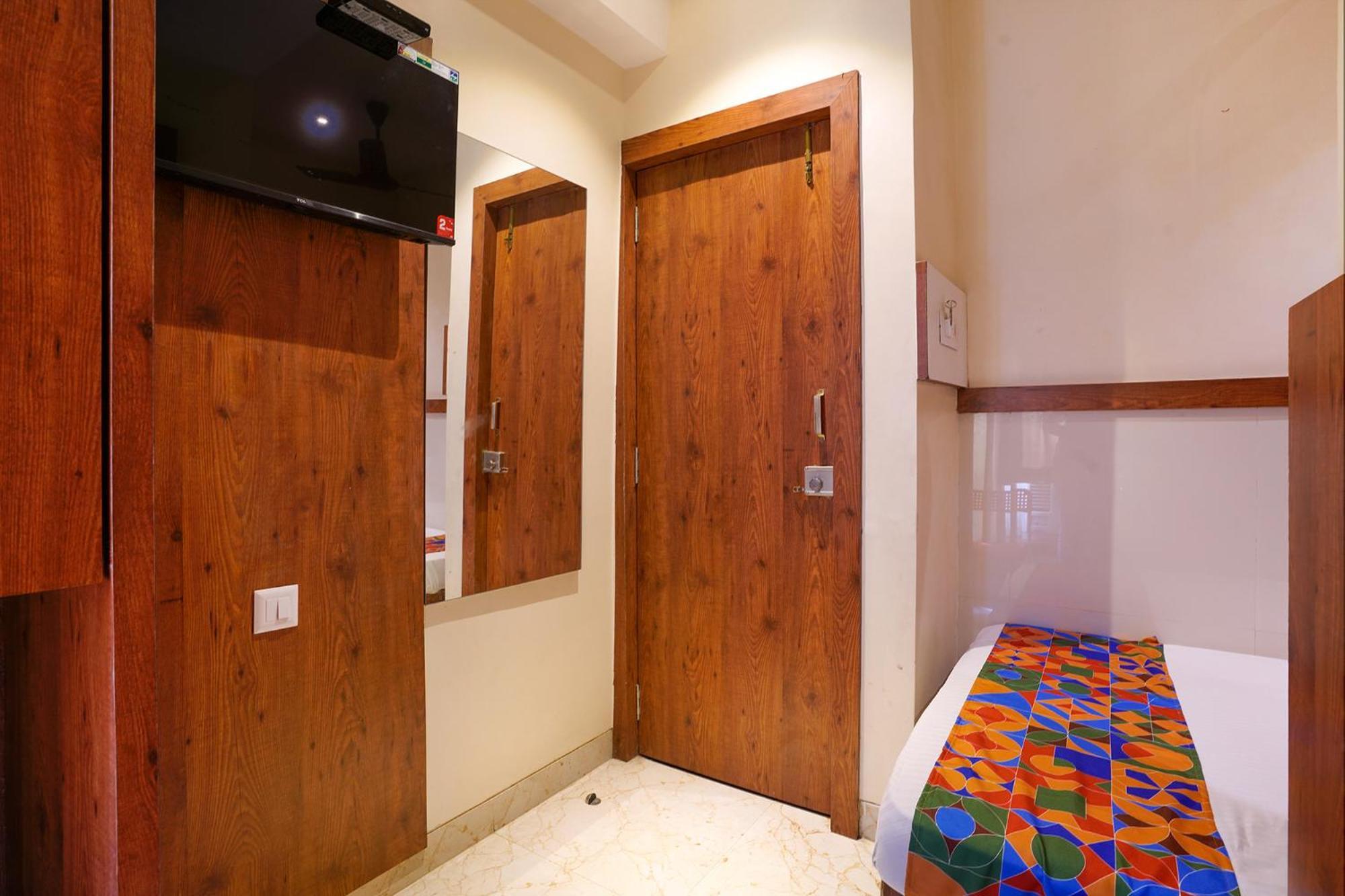 Fabexpress Super 7 Inn - Nr Rabale Station Navi Mumbai Dış mekan fotoğraf